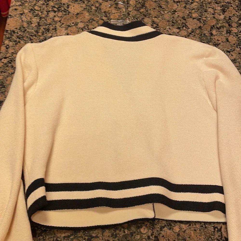 St John Knit Contrast Ivory/Black Bolero Cropped Style Cardigan Jacket - Picture 2 of 5